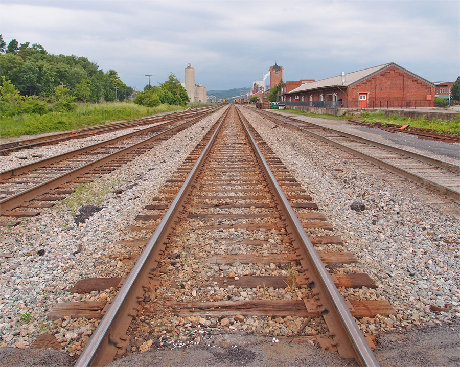 Kingsport TN train yard 2011